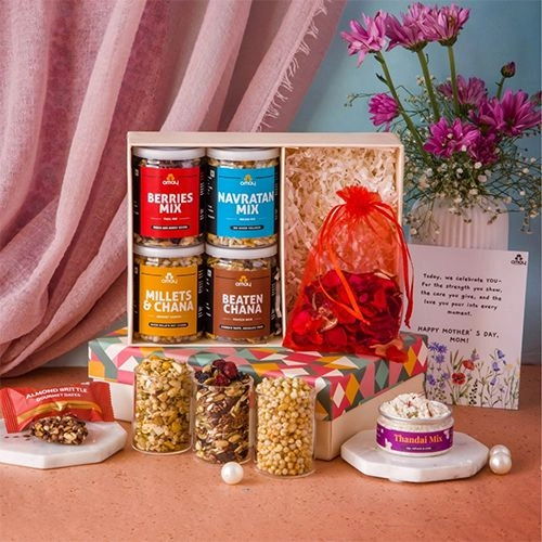 Nutritious and Delightful Moms Hamper