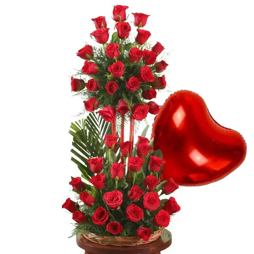 Gift Bouquet of Red Roses and Balloons Online Gift Bouquet of Red Roses and Balloons Online