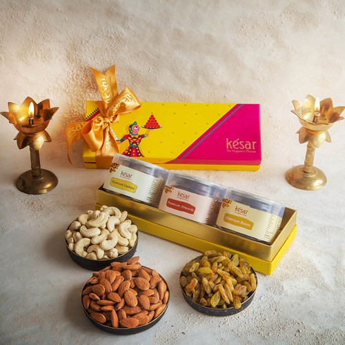 Send Valentine Gifts to Pune | Valentine's Day Gifts Delivery in Pune |  Giftalove