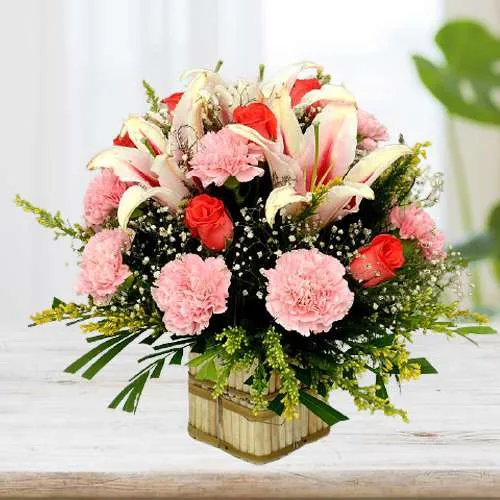 Sending delightful mixed flowers basket to Pune, Same Day Delivery -  PuneOnlineFlorists