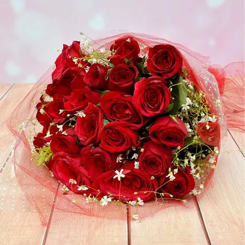 Send Elegant Pink Roses Bouquet with Ferrero Rocher Moment Chocolate Box, Same Day Delivery