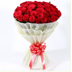 Clustered Sentimental Surprise Premium Bouquet of Dutch Roses Clustered Sentimental Surprise Premium Bouquet of Dutch Roses