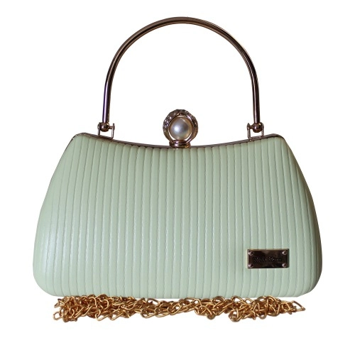 3d rendering of a stylish ladies purse on Craiyon